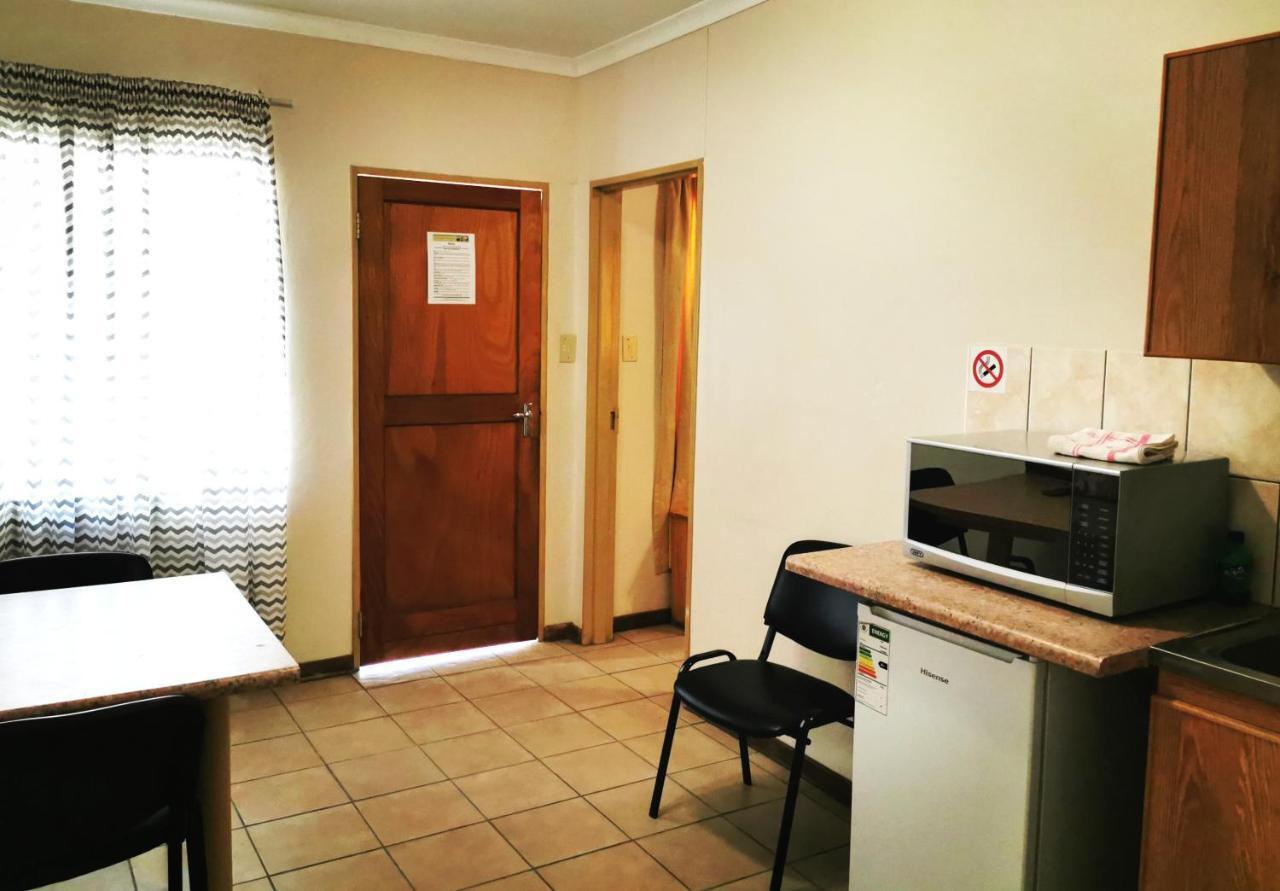 Apartamento East Gate Rest Camp Buitepos Exterior foto